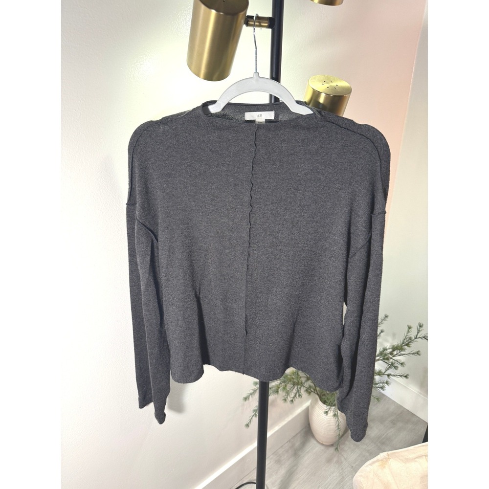 H&M minimalist sweater med front seam gray grunge academia fall layering cozy